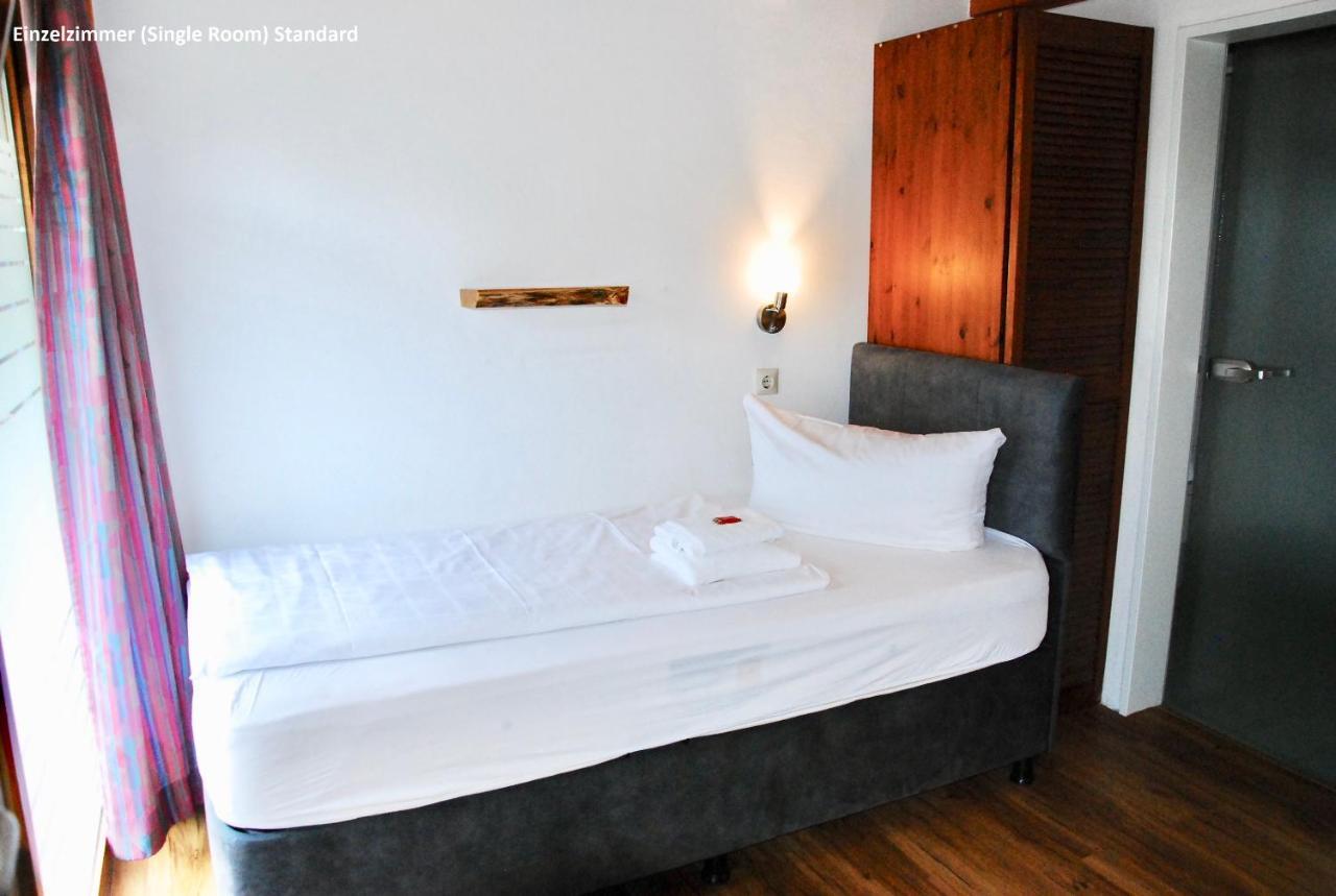 Tat Tagungs- Und Gaestehaus ไรเนอ ภายนอก รูปภาพ